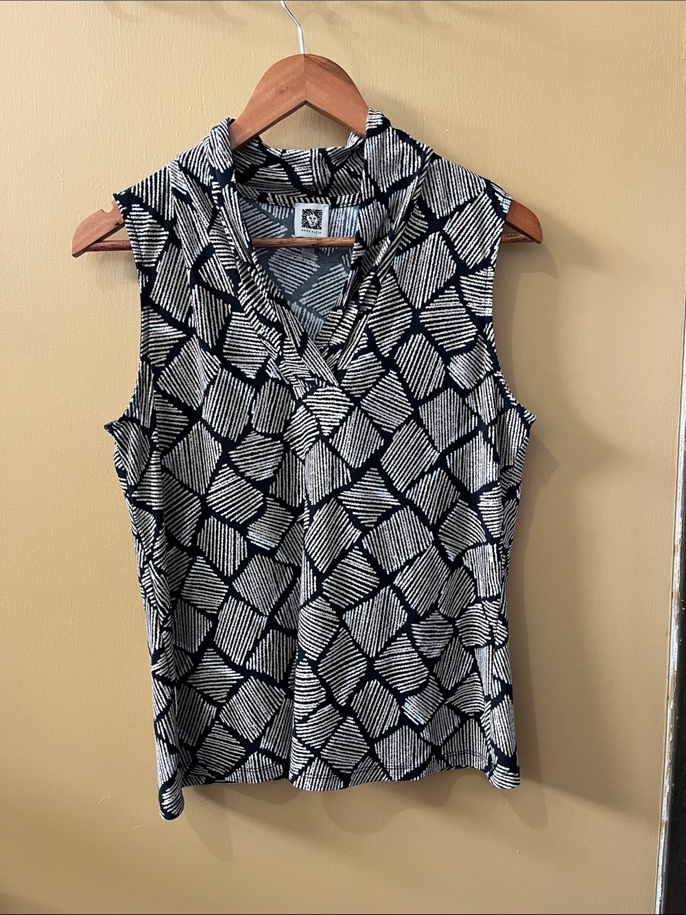 Anne Klein Sleeveless Cowl Neck Geometric Print Blouse Size Medium